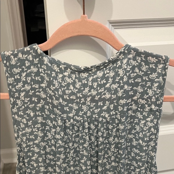 Chic Floral Sleeveless Top - Light turquoise and White - Picture 9 of 12